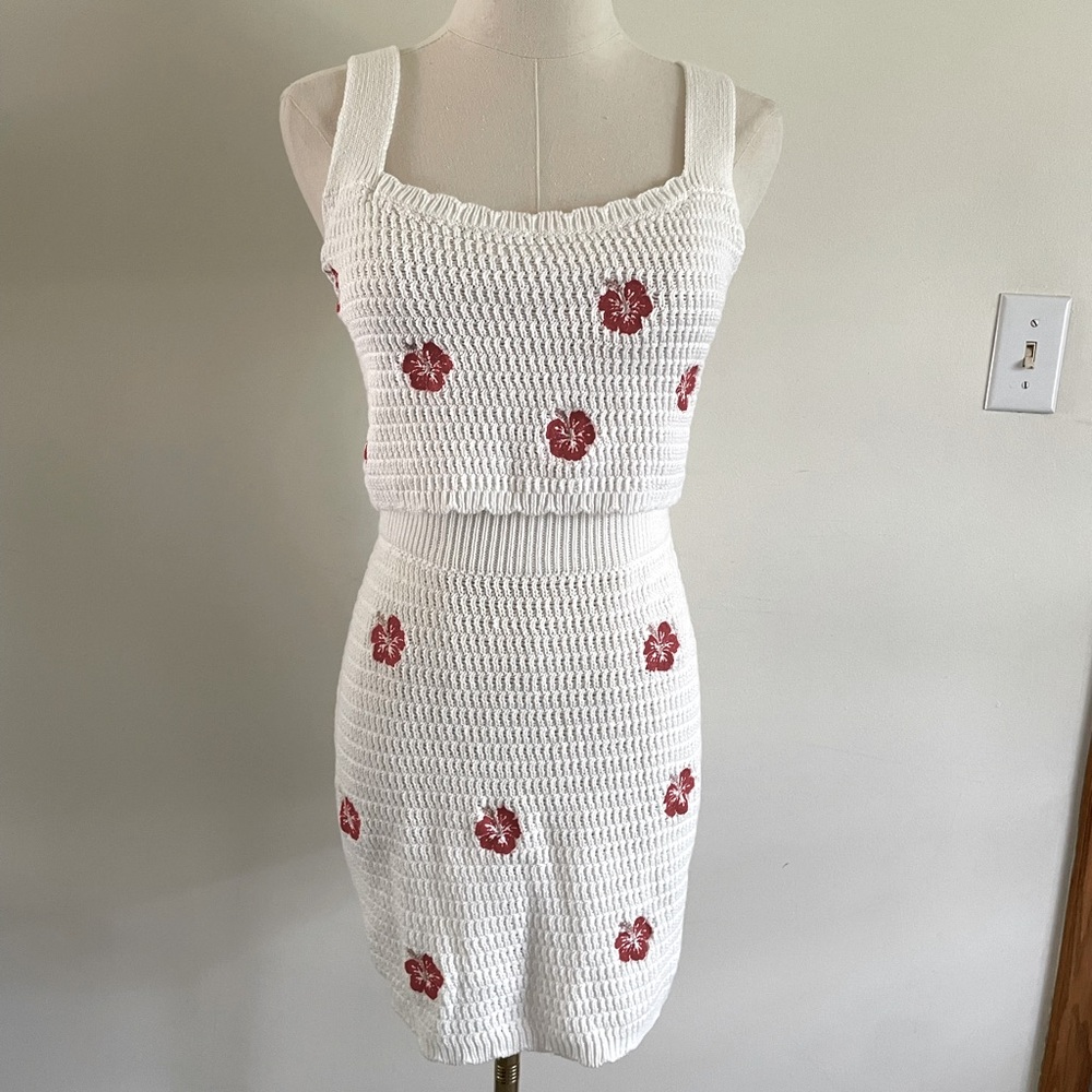 Wild Fable White Crotchet Mini Skirt with Red Hibiscus Embroidery
